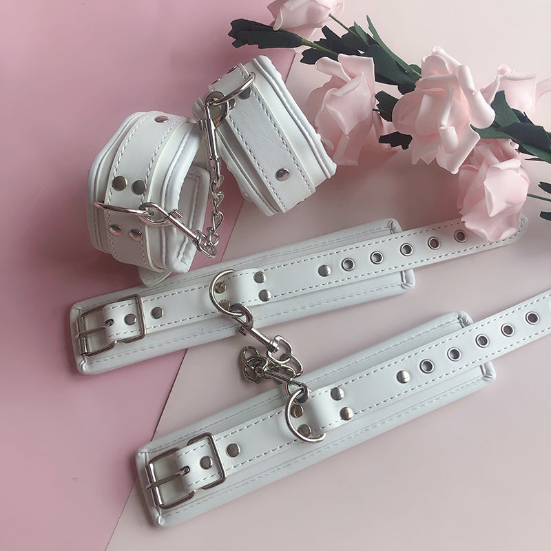 6 Piece Virgin White Bondage Set